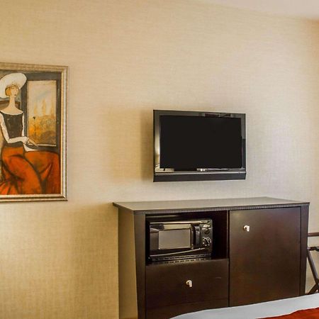 คอมฟอร์ท สวีท Hotel Edinboro ภายนอก รูปภาพ