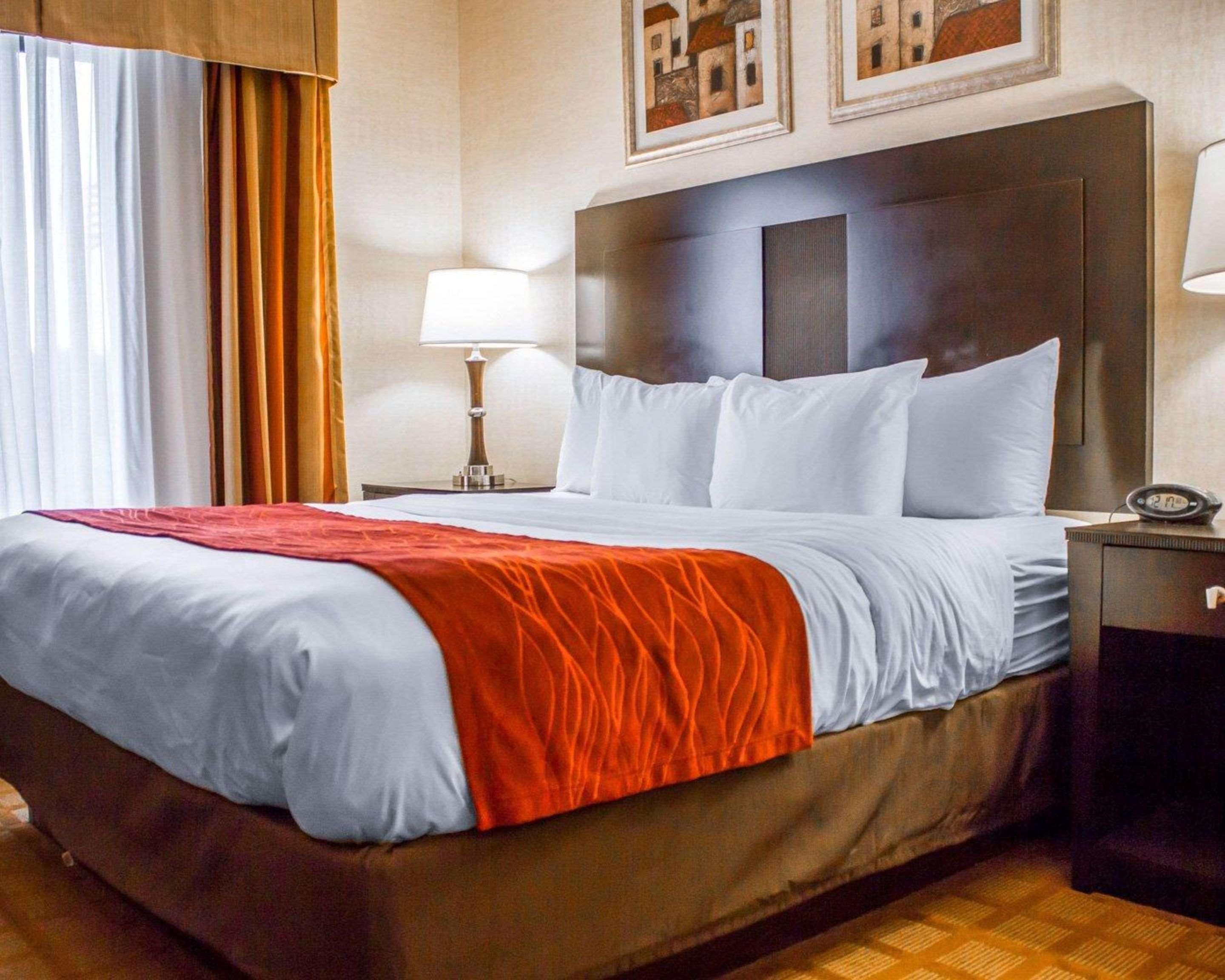 คอมฟอร์ท สวีท Hotel Edinboro ภายนอก รูปภาพ