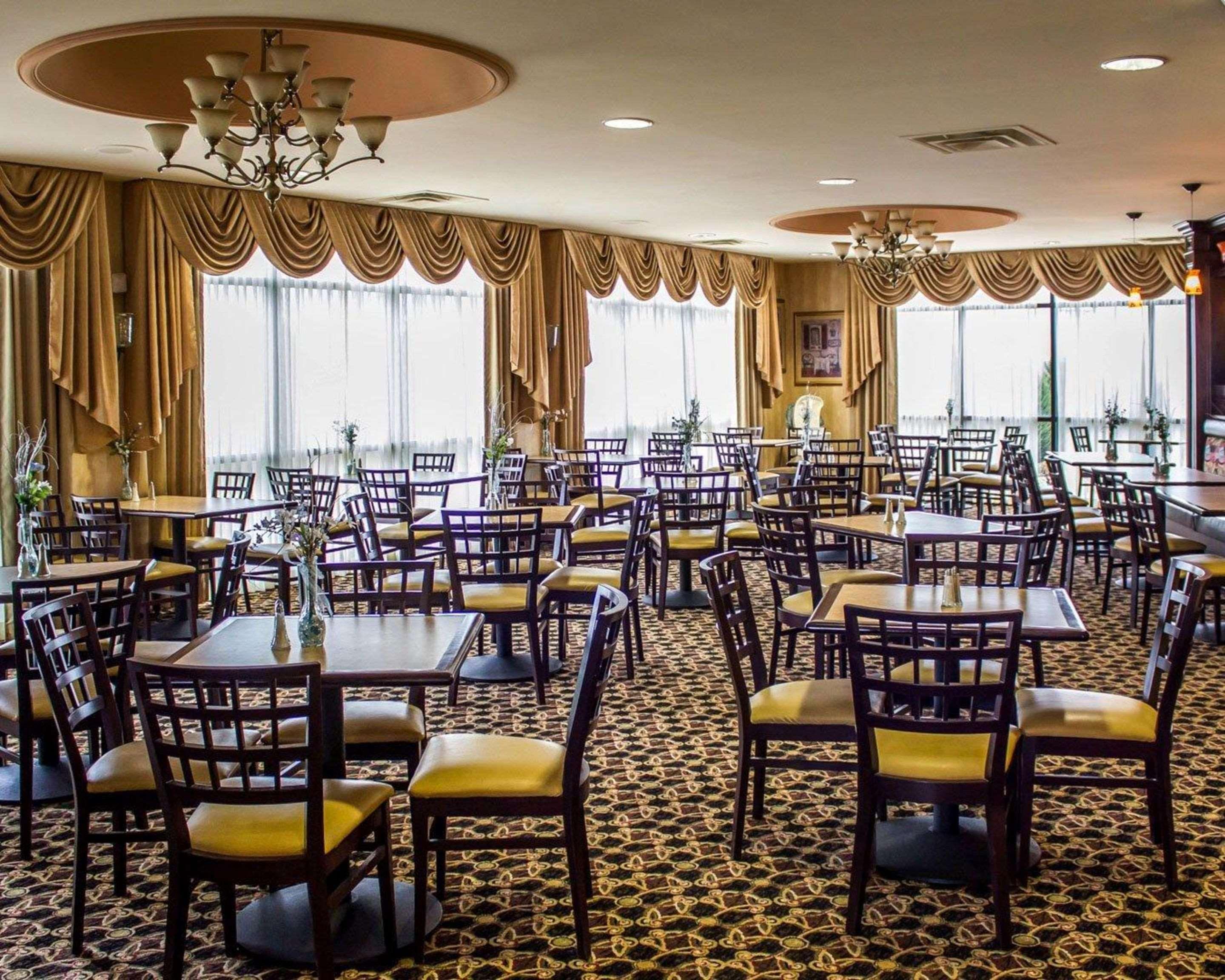 คอมฟอร์ท สวีท Hotel Edinboro ภายนอก รูปภาพ