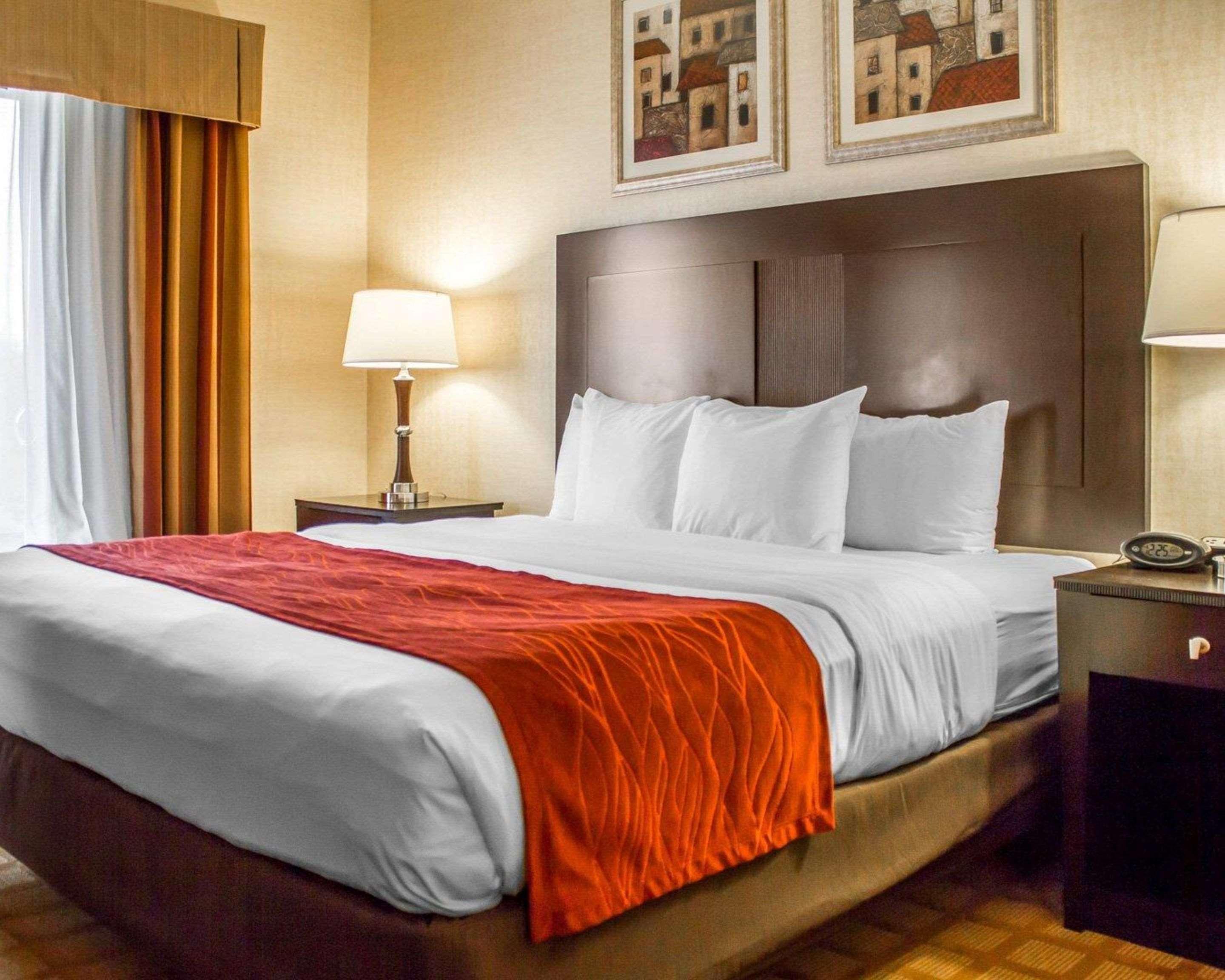 คอมฟอร์ท สวีท Hotel Edinboro ภายนอก รูปภาพ